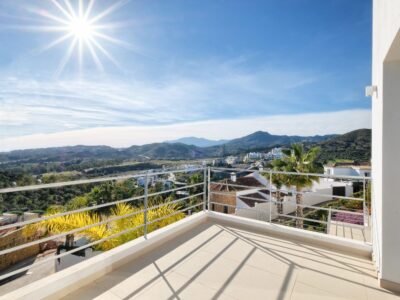 Villa til salg i Los Arqueros-Puerto del Almendro, Benahavís, Málaga (Spanien)