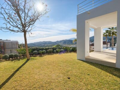 Villa til salg i Los Arqueros-Puerto del Almendro, Benahavís, Málaga (Spanien)