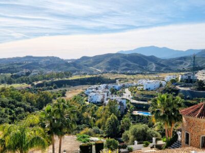 Villa til salg i Los Arqueros-Puerto del Almendro, Benahavís, Málaga (Spanien)