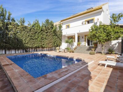 Villa til salg i San Pedro de Alcántara, Marbella, Málaga (Spanien)
