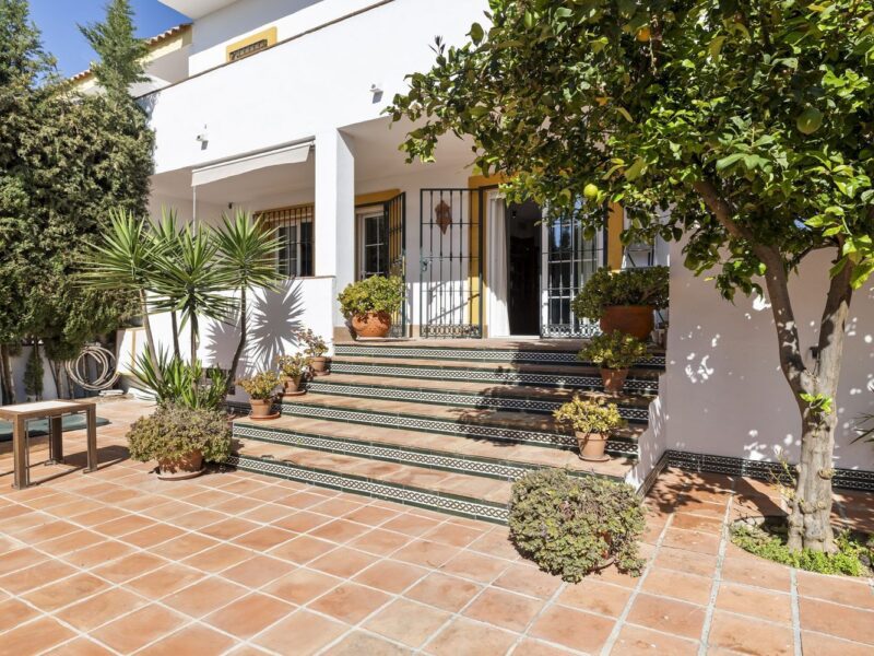 Villa til salg i San Pedro de Alcántara, Marbella, Málaga (Spanien)