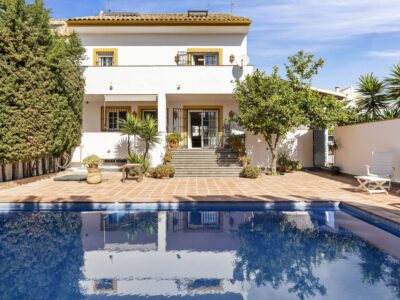 Villa til salg i San Pedro de Alcántara, Marbella, Málaga (Spanien)