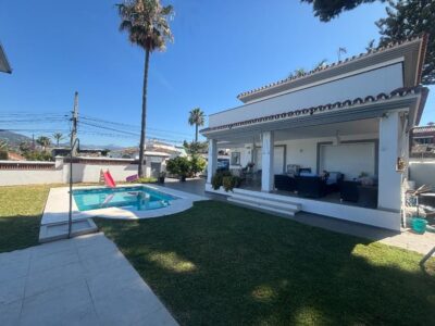 Villa til salg i San Pedro de Alcántara, Marbella, Málaga (Spanien)