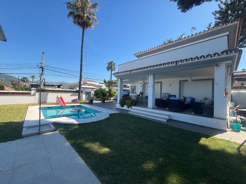 Villa til salg i San Pedro de Alcántara, Marbella, Málaga (Spanien)