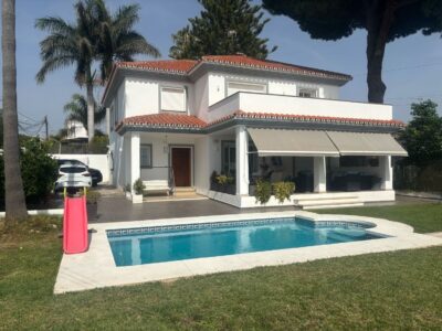 Villa til salg i San Pedro de Alcántara, Marbella, Málaga (Spanien)