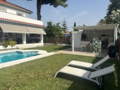 Villa til salg i San Pedro de Alcántara, Marbella, Málaga (Spanien)