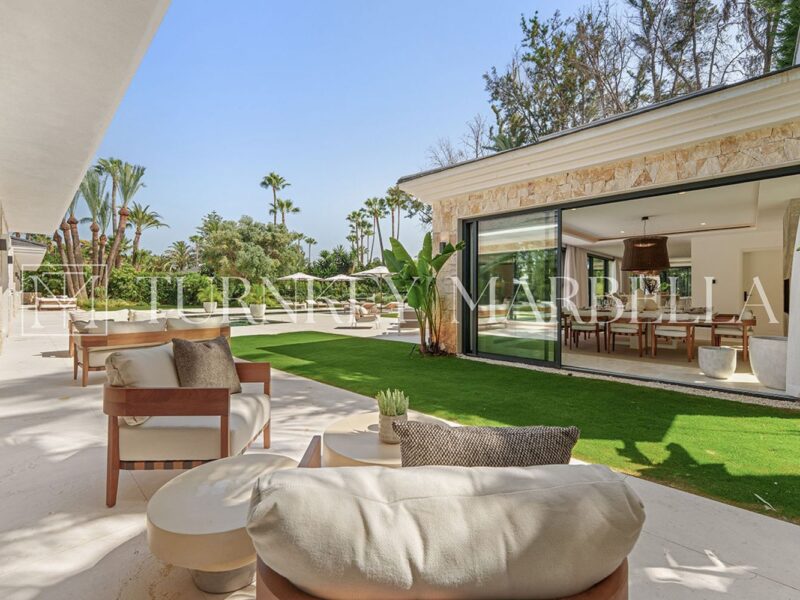 Villa til salg i Nueva Andalusien, Marbella, Málaga (Spanien)