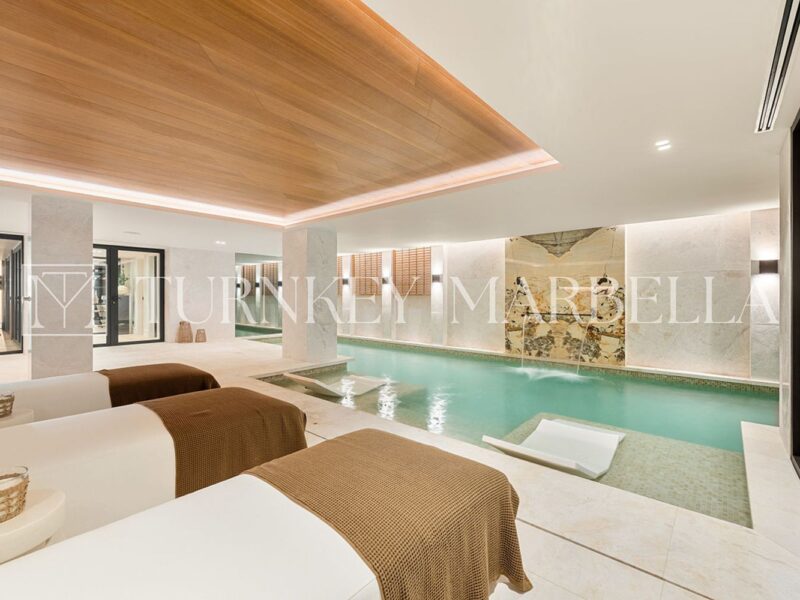 Villa til salg i Nueva Andalusien, Marbella, Málaga (Spanien)