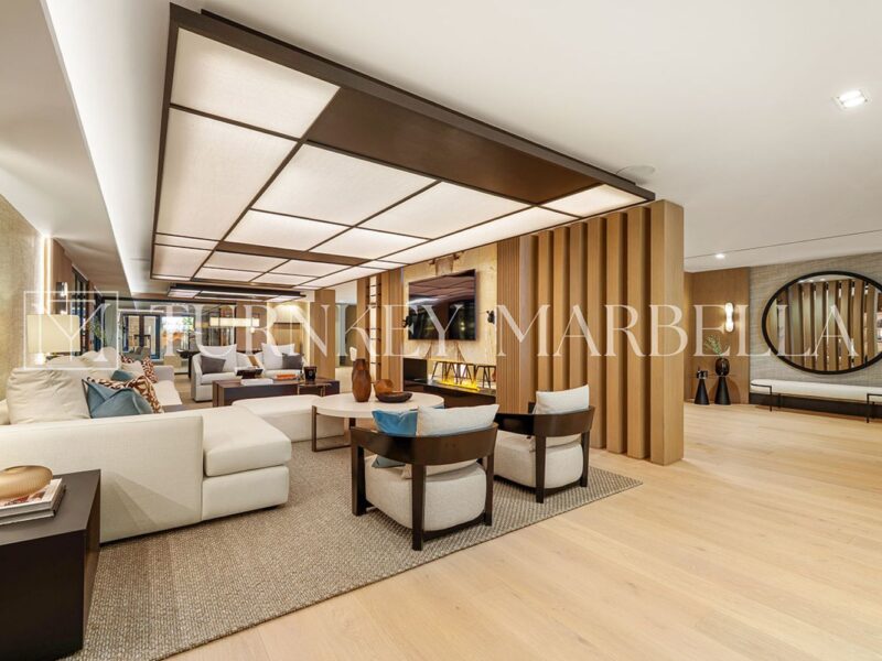 Villa til salg i Nueva Andalusien, Marbella, Málaga (Spanien)